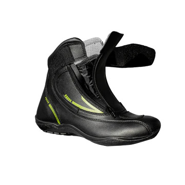 What are the benefits of purchasing riding shoes online?